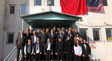 10 Kasım’da Atatürk’e Duygusal Anma: Öğrencilerden Büyük Usta’ya Saygı Duruşu