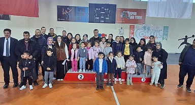 Aralık’ta Dünya Çocuk Hakları Günü Renkli Bir Etkinlikle Kutlandı: Minikler Parkurda Yarıştı