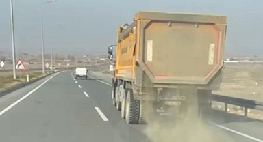 Harfiyat Kamyonları Araçlara Zarar Veriyor, Vatandaş İsyanda!