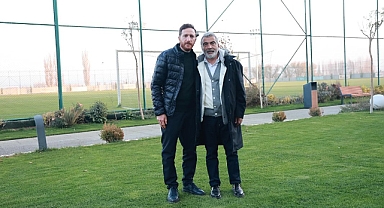 Hem Galibiyet Hem Centilmenlik: Iğdır FK Başkanı Alagöz’den Fair-Play Dersi!Hem Galibiyet Hem Centilmenlik: Iğdır FK Başkanı Alagöz’den Fair-Play Dersi!