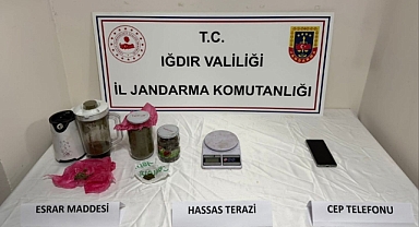 Iğdır’da Jandarmadan Uyuşturucu Operasyonu: Esrar ve Düzeneğiyle Yakalanan Şüpheli Tutuklandı