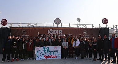 Iğdır’da Okul Sporları Tenis Gençler İl Birinciliği Sona Erdi: Şampiyonlar Belli Oldu