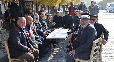 Vali Ercan Turan, Karakoyunlu’da Vatandaşlarla Buluştu: “Hizmetler Devam Edecek”