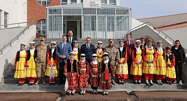 Vali Turan’dan Halk Oyunları Ekibine Tebrik Ziyareti: “Geleneksel Değerlerimizi Yaşatıyorsunuz” 