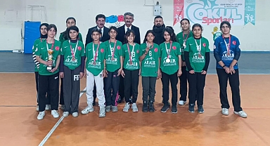 Aralık’ta Futsal Heyecanı Sona Erdi: Yıldız Kızlar ve Erkekler Müsabakalarında Şampiyonlar Belli Oldu!