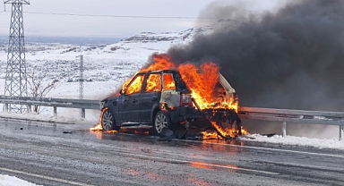 Dakikalarla Ölümden Döndü: Araç Alev Alev Yandı
