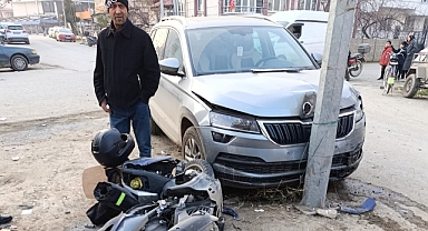 Vali Yolu’nda Trafik Kazası: Kurye ile Taksi Çarpıştı