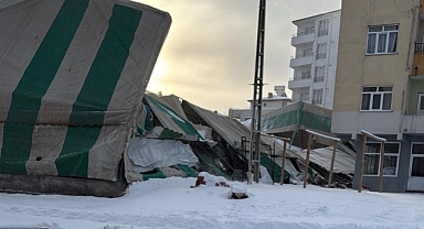 DENİZ DÜĞÜN SALONU’NDA ÇATI ÇÖKTÜ: CAN KAYBI YOK