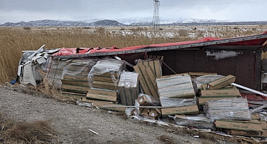 Dilucu Yolunda Kar ve Buzlanma Kazaya Neden Oldu: İran Plakalı Araçlar Makasladı