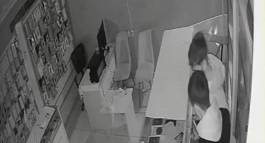 IĞDIR’DA HIRSIZLIK ESNAFI MAĞDUR ETTİ: CAMI KIRIP DEĞERLİ CİHAZLARI ÇALDILAR