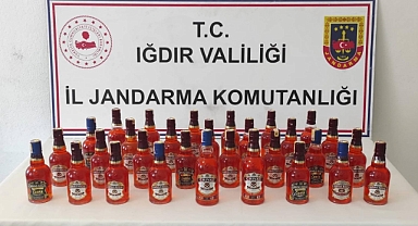IĞDIR’DA KAÇAK ALKOL OPERASYONU: 40 LİTRE KAÇAK VİSKİ ELE GEÇİRİLDİ