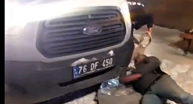 “Mahsur Kalan Hasta Aracına Traktörle Yardım Eli”