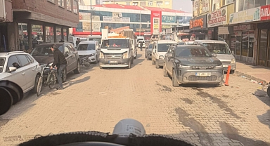 Servis Yolu Kilitleniyor, Esnaf ve Vatandaş Mağdur