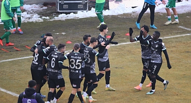 Yeşil-Beyaz Fırtına! Iğdır FK Sahasında Gücünü Gösterdi