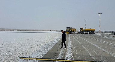 Yoğun Kara Rağmen Iğdır Havalimanı’nda Seferler Aksamadı