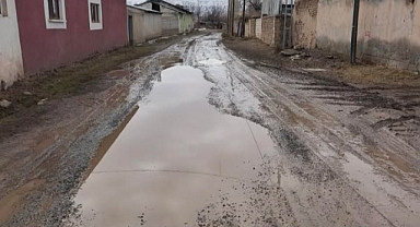 ÇAMUR VAR, YOL YOK: IĞDIR’DA MAHALLELER KADERİNE TERK EDİLDİ