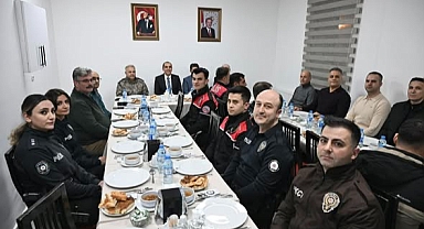 Geceye Nöbet, Sahura Birlik: Vali Taşolar Polislerle Buluştu