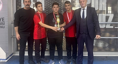 Yıldızlar Masa Tenisi Müsabakalarında Şampiyonlar Belli Oldu