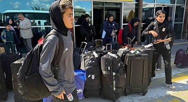 AĞRI DAĞI ETEKLERİNDE SÜRPRİZ MİSAFİRLER: İRANLI FUTBOLCULAR IĞDIR’A İNDİ