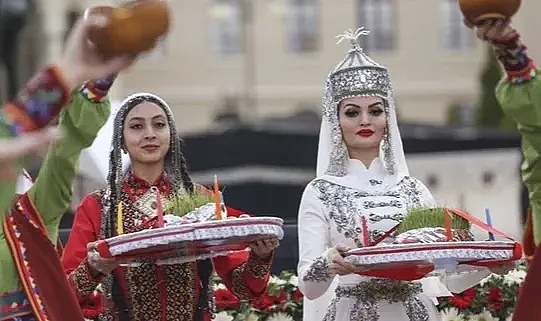 Iğdır’da Nevruz Geleneği: Nişanlı Kızlara Bohça Götürme Ritüeli Yaşatılıyor