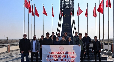 IĞDIR’DA ŞEHİTLERE VEFA: ÇANAKKALE RUHU DUALARLA YAŞATILDI