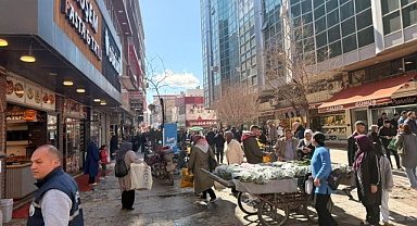 IĞDIR MERKEZDE ARİFE YOĞUNLUĞU: ÇARŞI PAZAR DOLDU, FİYATLAR CEP YAKTI