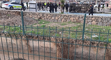 Işıksız Cadde Dehşeti: Polis Aracı Takla Attı, Yaralılar Var!