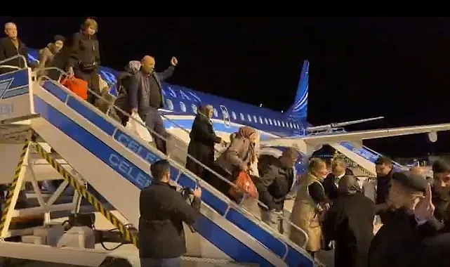 Nahçıvan Havalimanı Kapanınca Uçak Iğdır’a İndi: 71 Yolcu Çiçeklerle Karşılandı