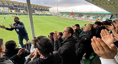 “Vali  Protokolü Bıraktı, Tribüne Geçti”