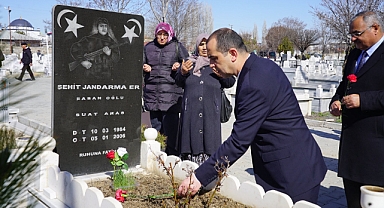 VALİ TAŞOLAR’DAN “ÖLÜ BAYRAMI” ZİYARETİ: ŞEHİTLER DUALARLA ANILDI