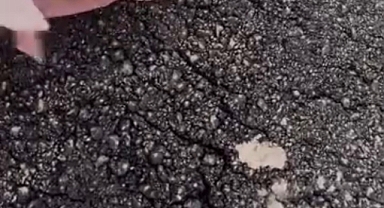 ASFALT DEĞİL GÖZ BOYAMA! VATANDAŞ PATLADI: “BU İŞ EMEĞE İHANET!”