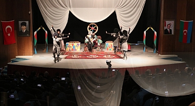 “BİR MİLLET İKİ DEVLET” SAHNEYE TAŞINDI: IĞDIR’DA TİYATRO GECESİ