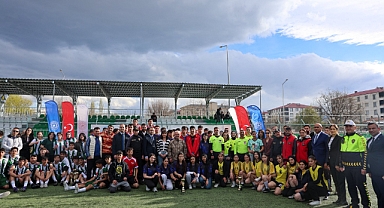 EMNİYET SAHADA BULUŞTU: KAZANAN DOSTLUK OLDU