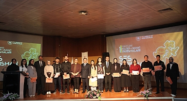 GENÇLER SAHNEDE YETENEKLERİNİ KONUŞTURDU