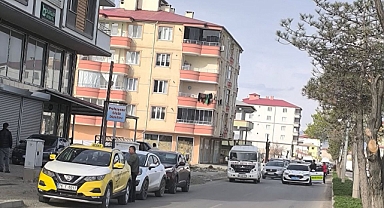 Hastane Karşısında Zincirleme Kaza: 3 Araç Birbirine Girdi