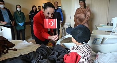 Hastanedeki Çocuklara 23 Nisan Sürprizi