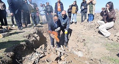 IĞDIR’DA 1000 DERECELİK SANAT: “ÇUKUR PİŞİRİMİ” İLK KEZ GERÇEKLEŞTİ