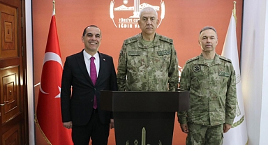 Iğdır’da Kritik Ziyaret: Komutanlardan Vali Taşolar’a Nezaket Ziyareti