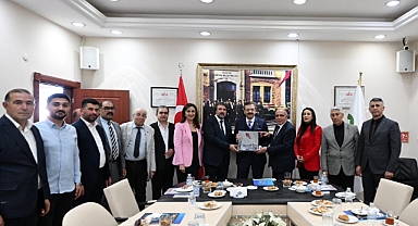 IĞDIR'DA TİCARET ÇÖKERKEN, AYNI YÖNETİM BÜYÜYOR!