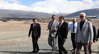 Kars-Iğdır-Dilucu Demiryolu Projesi Yerinde İncelendi