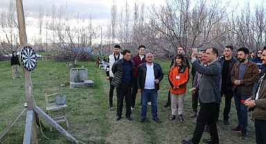 KAYISI ÇİÇEKLERİ ALTINDA BULUŞMA: VALİ TAŞOLAR FESTİVALDE