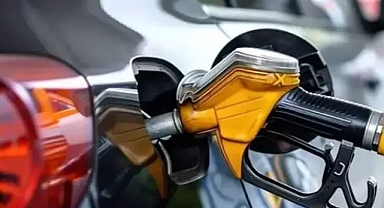 Petrolde Yeni Zam Kapıda: Gözler Yarına Çevrildi