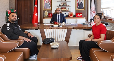 RİNGLERDE IĞDIR DAMGASI: PINAR ELÇİK TÜRKİYE ŞAMPİYONU!