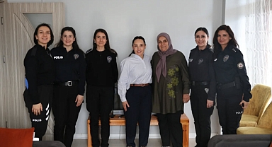 Şehit Ailesine Anlamlı Ziyaret: Polis Eşleri Derneği Yanlarında