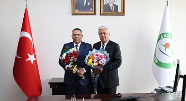 ÜNİVERSİTEDE 3 FAKÜLTEDE BAYRAK DEĞİŞİMİ! YENİ DEKANLAR GÖREVDE