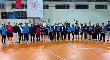 Aralık’ta Gençlik Haftası Voleybol Turnuvası Nefes Kesti