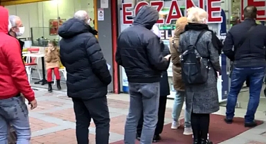 Bayramda Tek Nöbetçi Eczane Tepkisi: “Koca Memlekete Bir Eczane Yetiyor mu?”