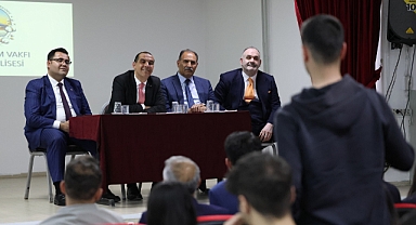 EĞİTİME YAKIN TAKİP: VALİ TAŞOLAR OKULDA ÖĞRETMEN VE ÖĞRENCİLERLE BULUŞTU