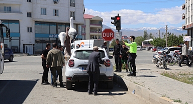 Iğdır’da Kavşakta Kaza: Tır ile Otomobil Çarpıştı