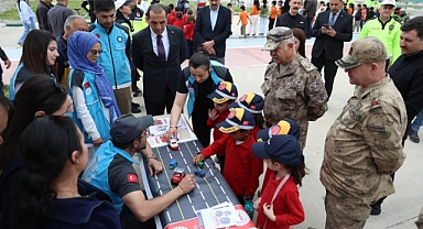 Iğdır’da Trafik Haftası Coşkusu: Miniklere Trafik Bilinci Aşılandı
